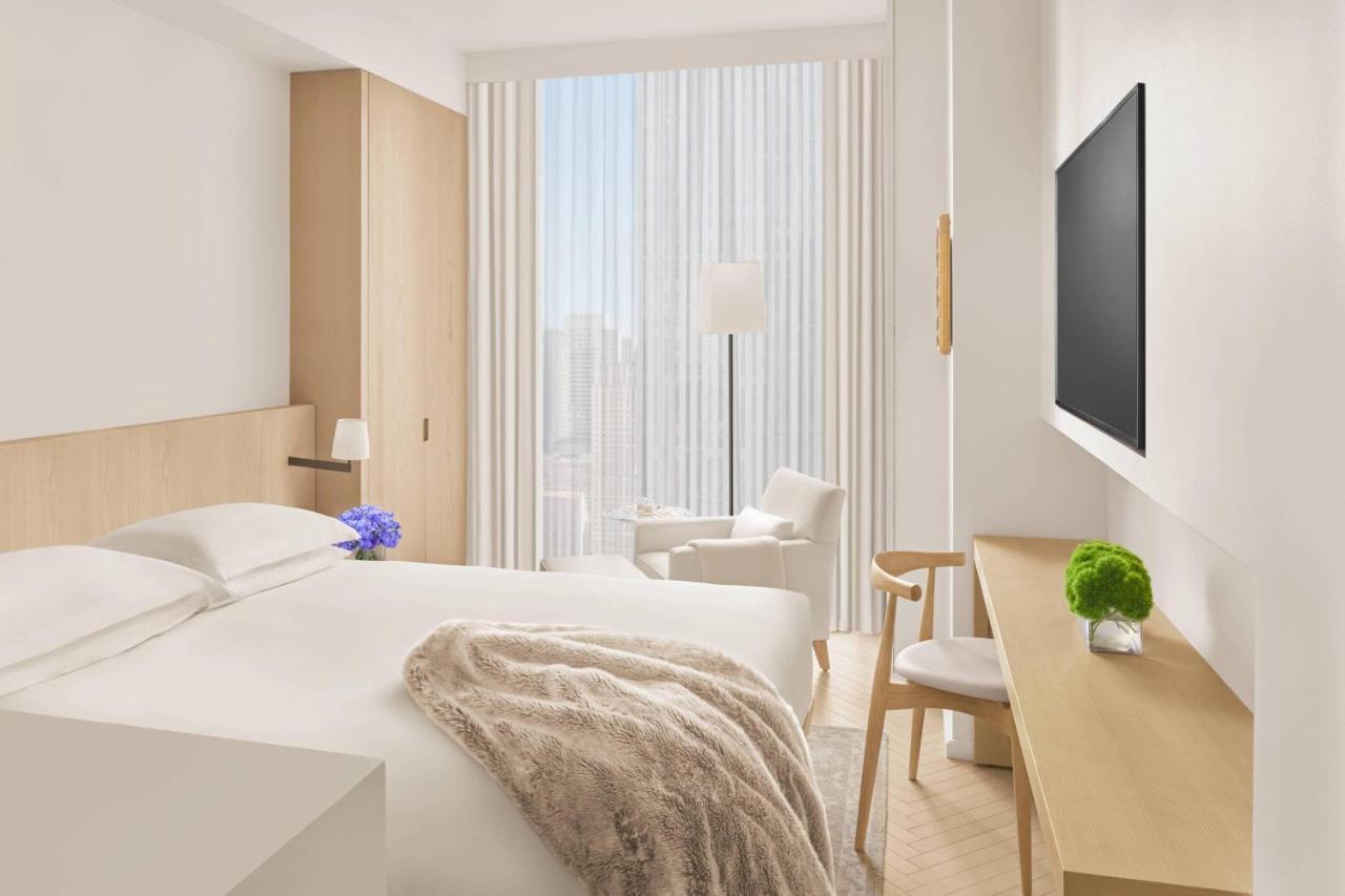 Habitación con cama grande
