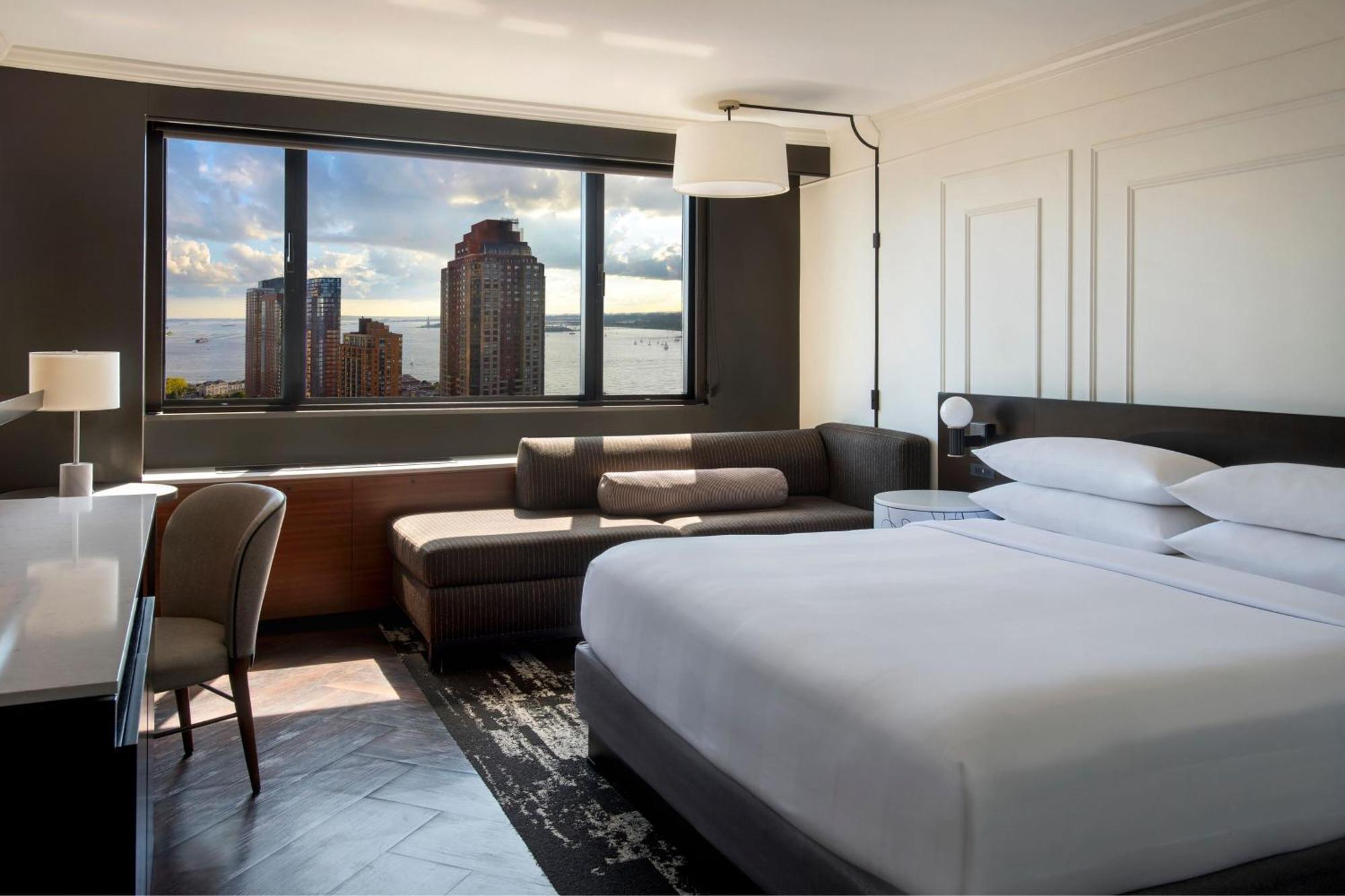 Deluxe King Room Harbor View