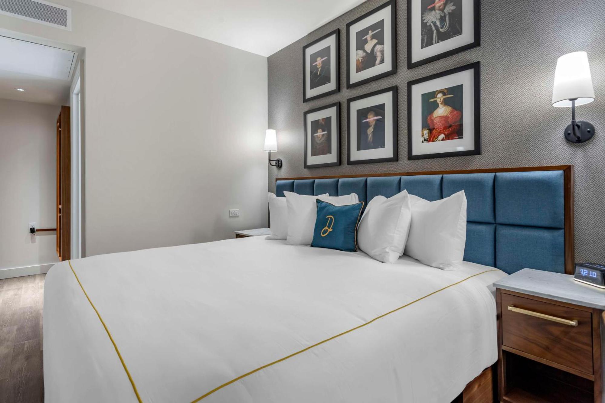 Premium King Room City View