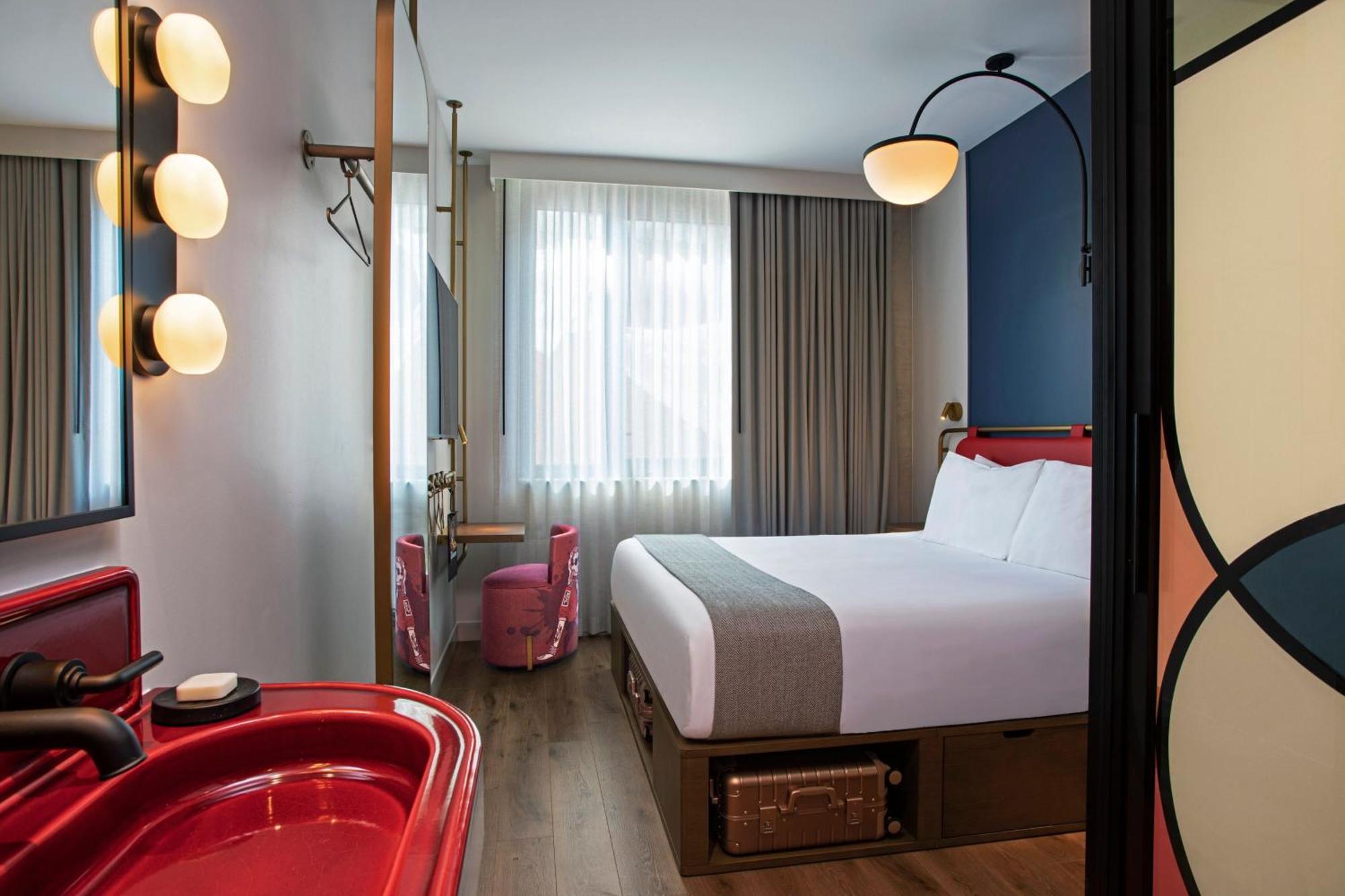 Habitación Doble con vistas parciales a la ciudad - Cama extragrande - Adaptada para personas con discapacidad auditiva