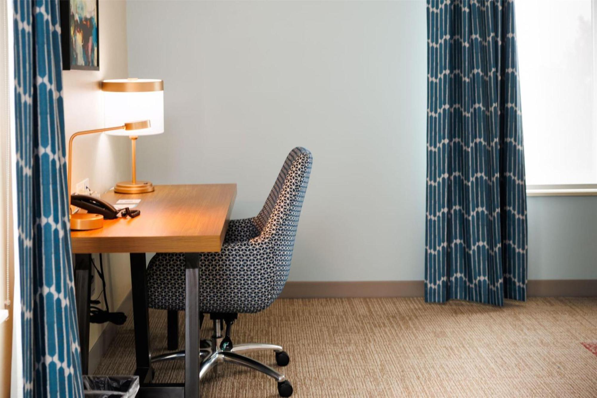 Corner King Suite,1706799956:JPEG