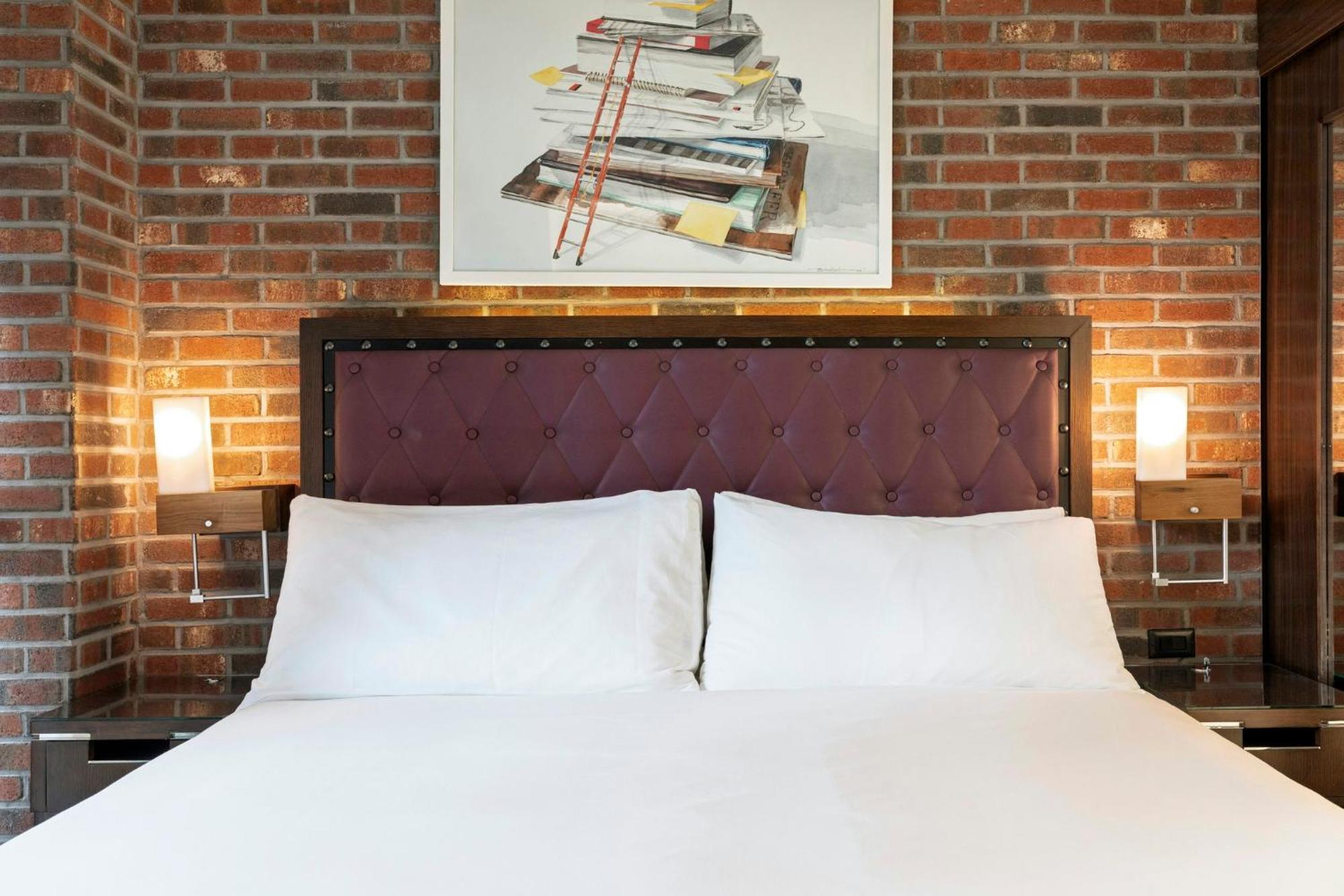 Archer King Guest Room