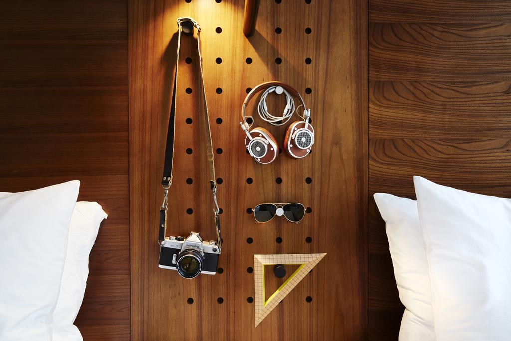 Habitación con cama grande