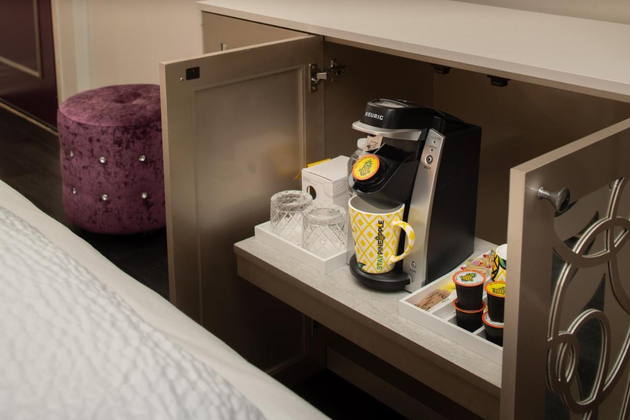 Persona met Queensize Bed