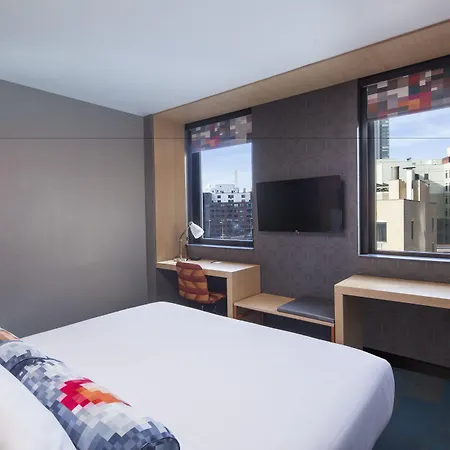 Aloft By Marriott Long Island City-Manhattan View-3