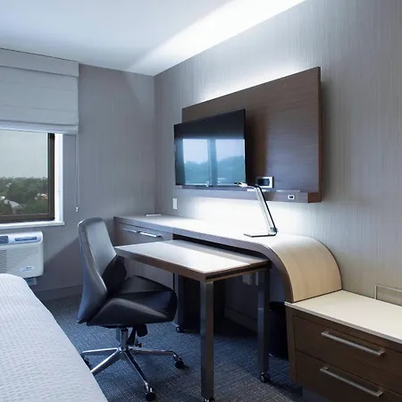 Courtyard By Marriott New York Queens/Fresh Meadows-3