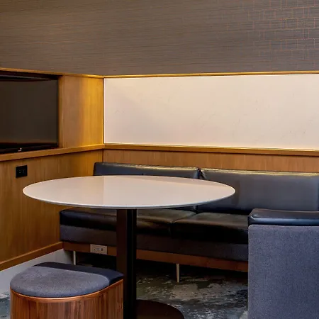 Courtyard By Marriott Times Square West-3